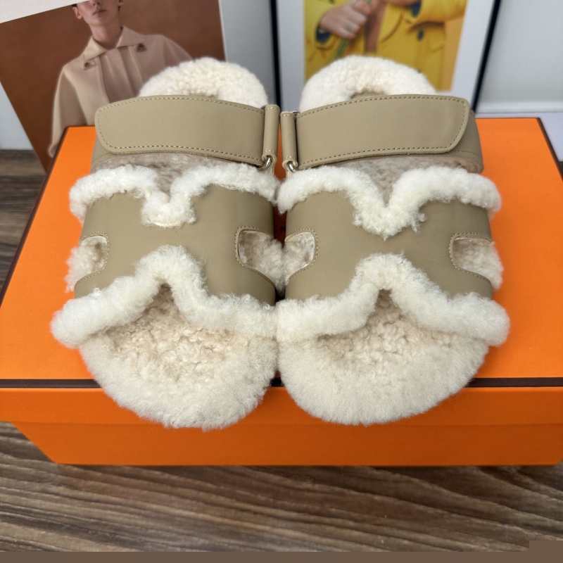 H**mes slippers